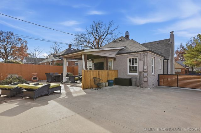 1643 S Columbia Place, Tulsa, OK 74104