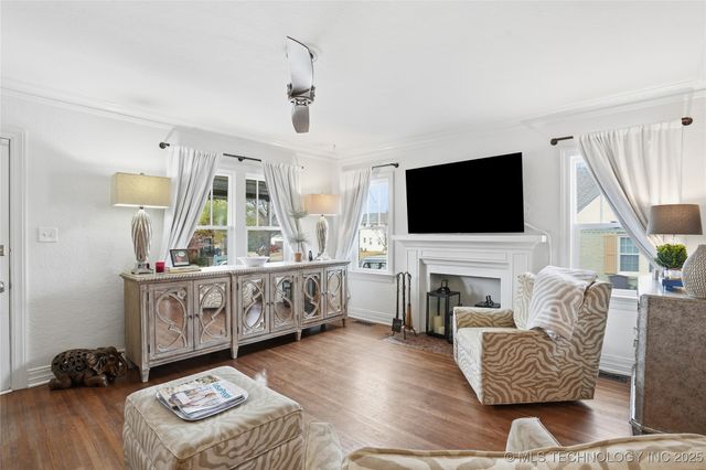 1643 S Columbia Place, Tulsa, OK 74104