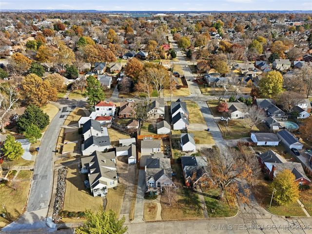 1643 S Columbia Place, Tulsa, OK 74104