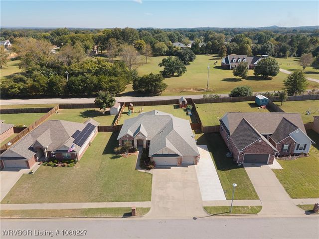 304 Caseys Court, Lavaca, AR 72941