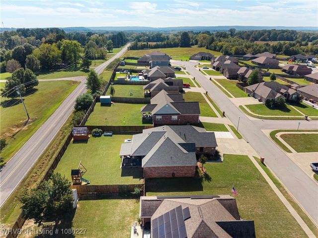 304 Caseys Court, Lavaca, AR 72941