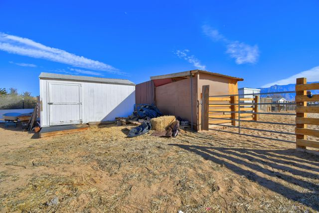 173 Barnard Road, Corrales, NM 87048