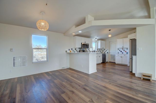 173 Barnard Road, Corrales, NM 87048