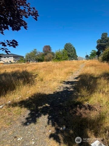 7011 E McKinley Avenue, Tacoma, WA 98404