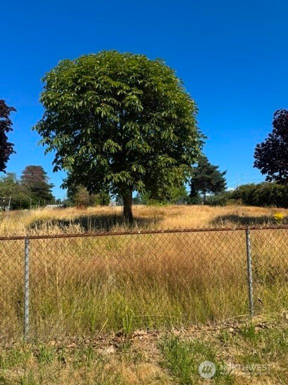7011 E McKinley Avenue, Tacoma, WA 98404