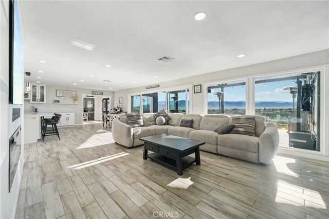 17487 Aspen, Hesperia, CA 92345