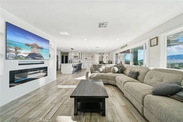 17487 Aspen, Hesperia, CA 92345
