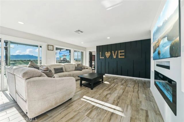 17487 Aspen, Hesperia, CA 92345