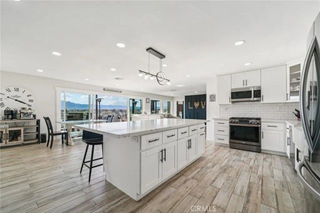 17487 Aspen, Hesperia, CA 92345