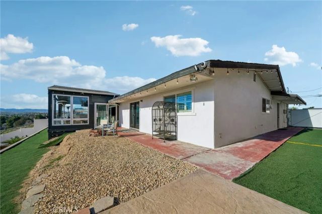17487 Aspen, Hesperia, CA 92345