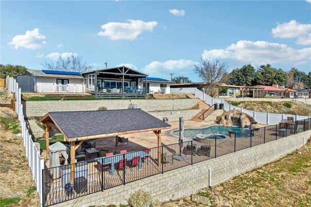 17487 Aspen, Hesperia, CA 92345