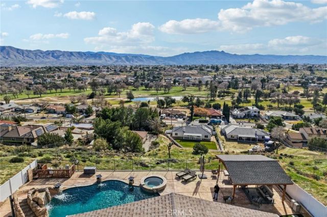 17487 Aspen, Hesperia, CA 92345