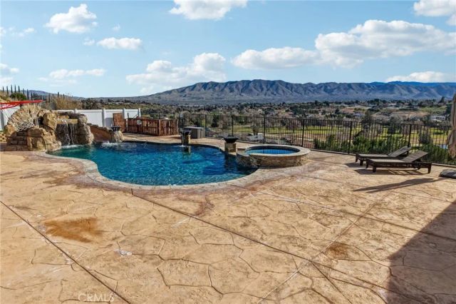 17487 Aspen, Hesperia, CA 92345