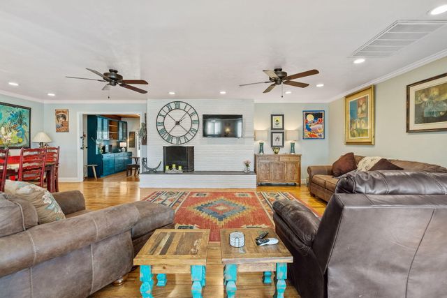 610 S Whitney Street, Visalia, CA 93277