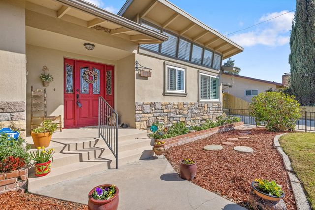 610 S Whitney Street, Visalia, CA 93277