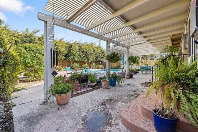 610 S Whitney Street, Visalia, CA 93277