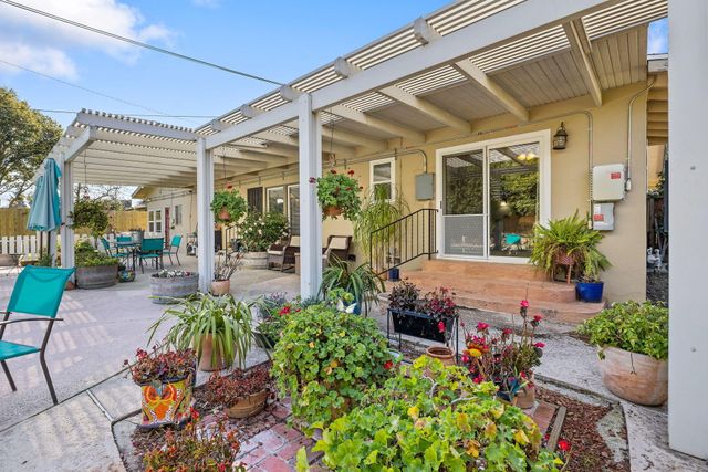 610 S Whitney Street, Visalia, CA 93277