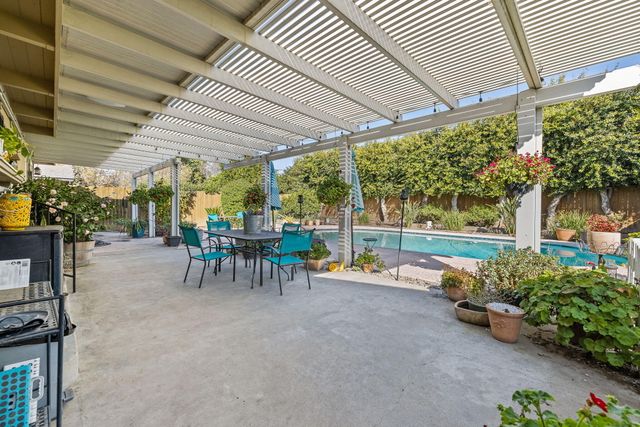 610 S Whitney Street, Visalia, CA 93277