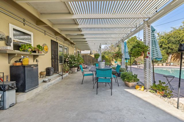 610 S Whitney Street, Visalia, CA 93277