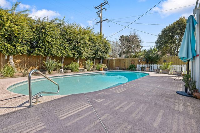 610 S Whitney Street, Visalia, CA 93277