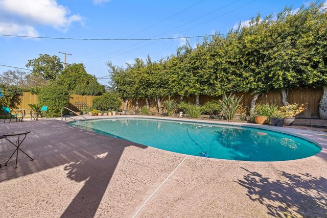 610 S Whitney Street, Visalia, CA 93277