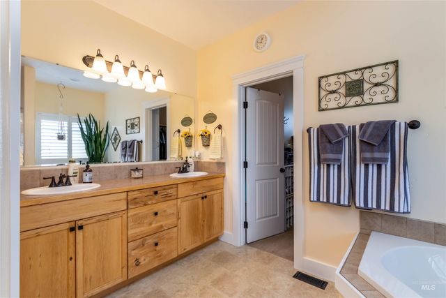 2240 W Anatole St, Meridian, ID 83646