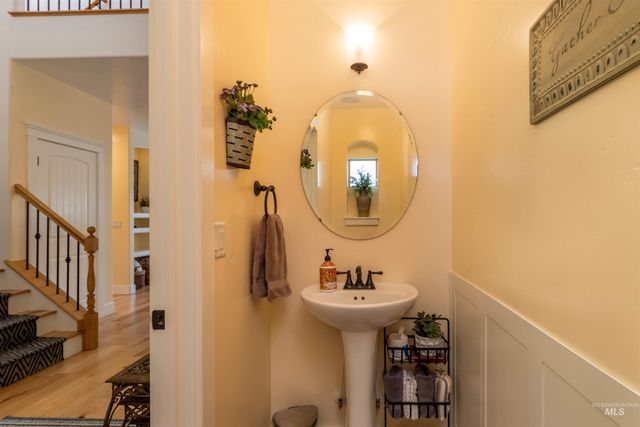 2240 W Anatole St, Meridian, ID 83646