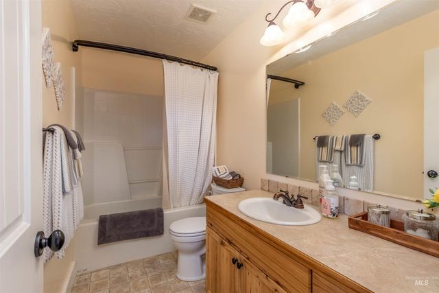 2240 W Anatole St, Meridian, ID 83646