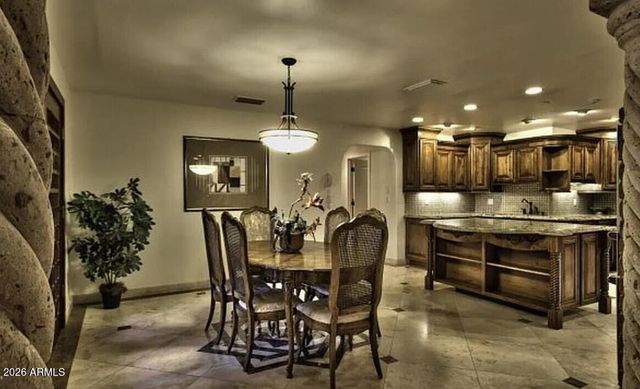 6723 E LINCOLN Drive, Paradise Valley, AZ 85253