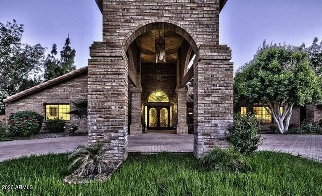 6723 E LINCOLN Drive, Paradise Valley, AZ 85253