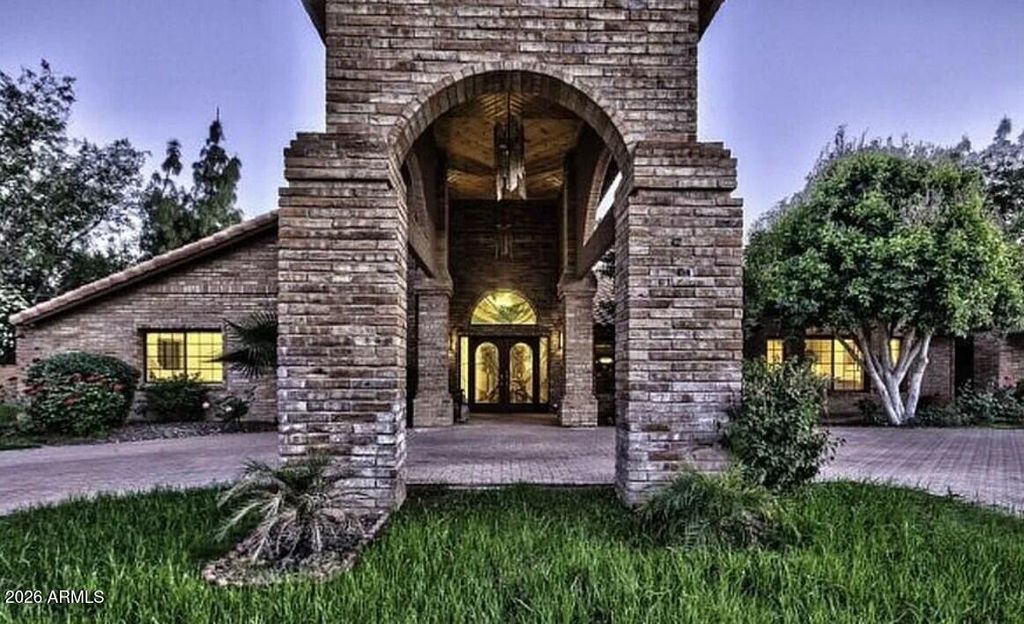 6723 E LINCOLN Drive, Paradise Valley, AZ 85253