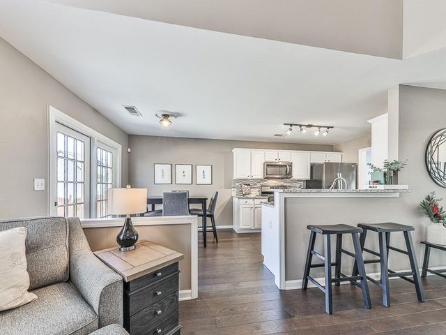 534 Drifton Way, Woodstock, GA 30188