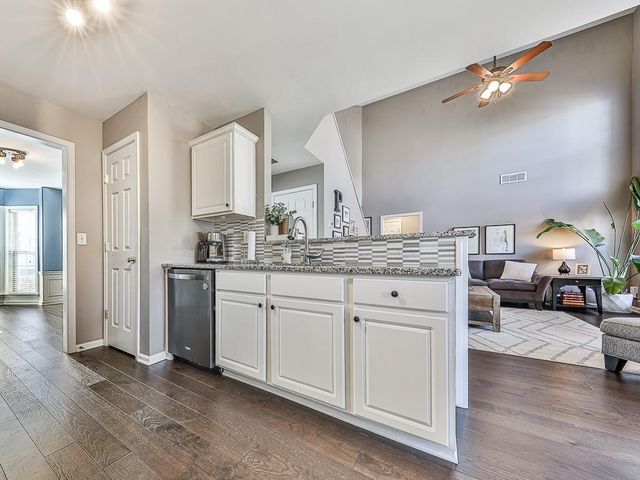 534 Drifton Way, Woodstock, GA 30188