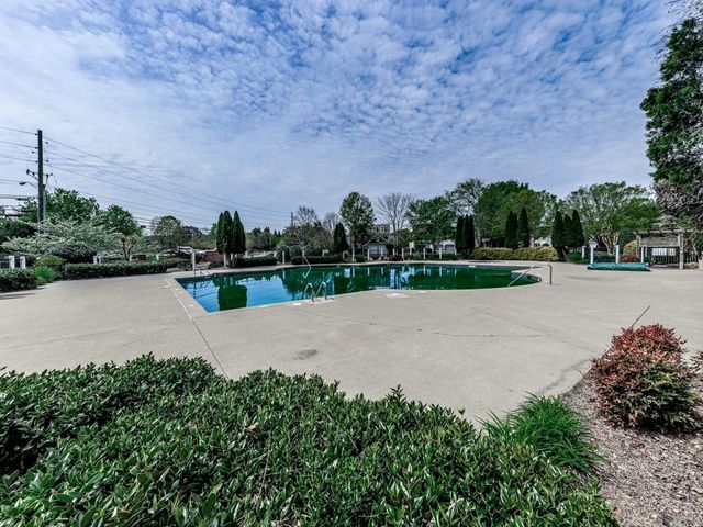 534 Drifton Way, Woodstock, GA 30188