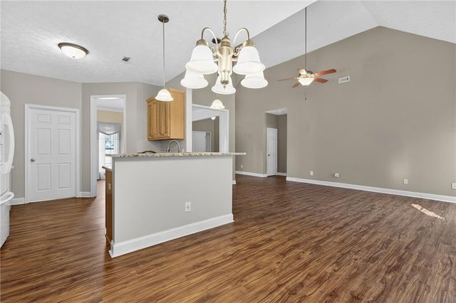 127 Ash Court SE, Calhoun, GA 30701