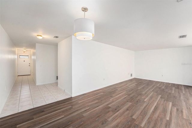 5623 80TH STREET N 211, St Petersburg, FL 33709