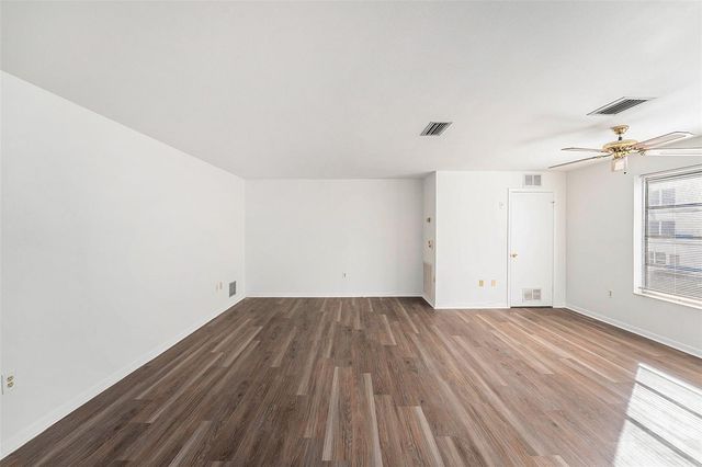 5623 80TH STREET N 211, St Petersburg, FL 33709