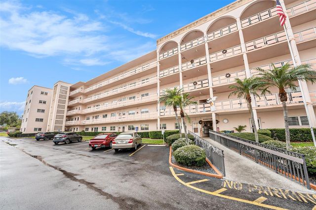 5623 80TH STREET N 211, St Petersburg, FL 33709