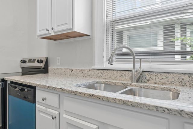 212 S Harris Avenue, Columbus, OH 43204