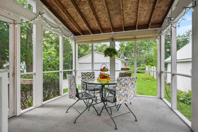 182 Dixon Street, Madison, WI 53704