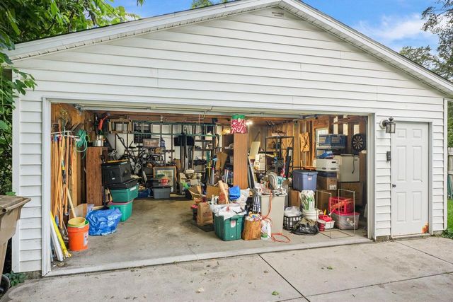 182 Dixon Street, Madison, WI 53704