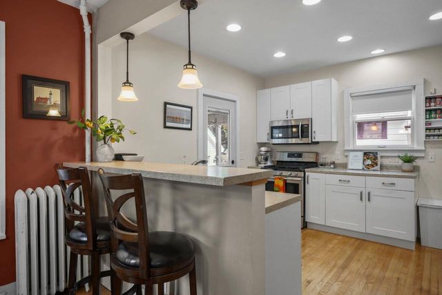 182 Dixon Street, Madison, WI 53704