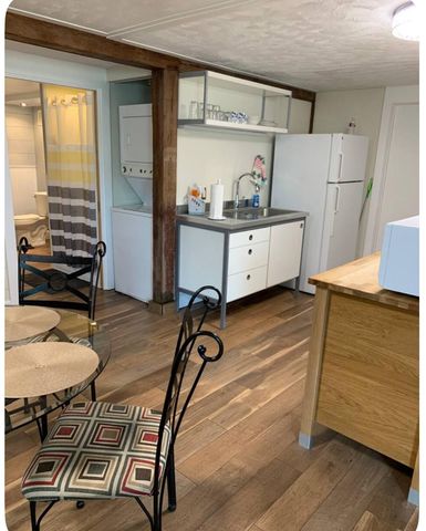 911 11th Street 2, Galveston, TX 77550