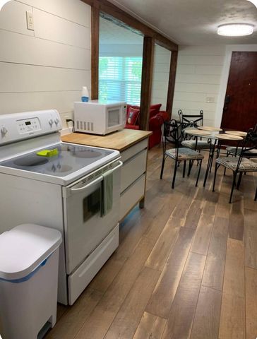 911 11th Street 2, Galveston, TX 77550