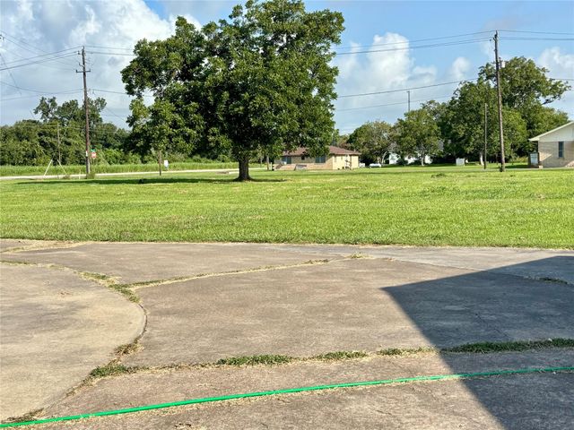 9264 Fm-1728, Boling, TX 77420