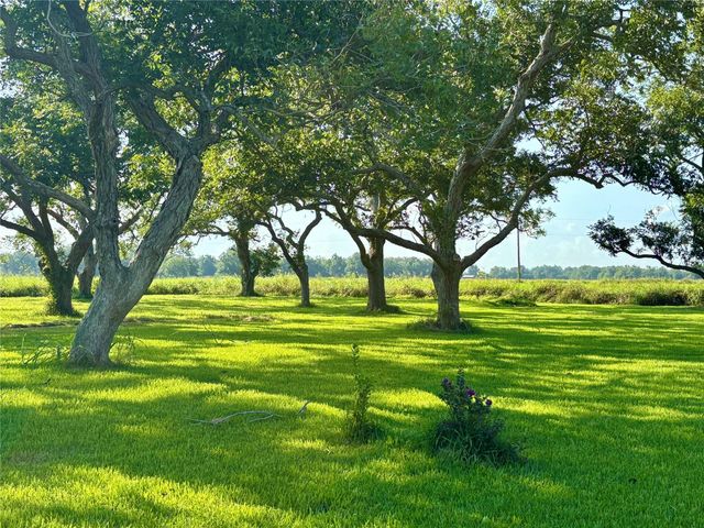 9264 Fm-1728, Boling, TX 77420