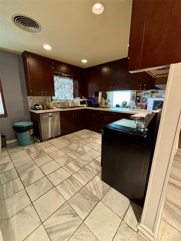 9264 Fm-1728, Boling, TX 77420