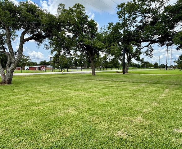 9264 Fm-1728, Boling, TX 77420