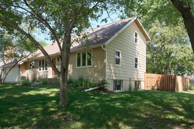 2435 Viking Court NW, Rochester, MN 55901