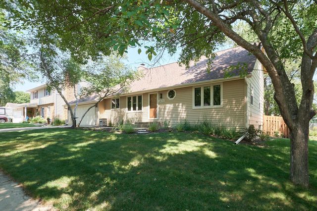 2435 Viking Court NW, Rochester, MN 55901